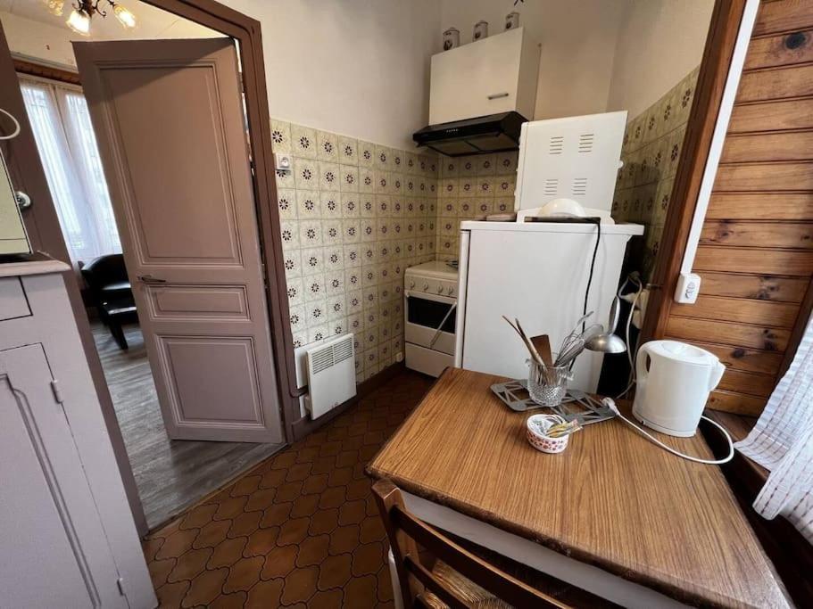 Appartement Le Nid Douillet Rustique Linge Fourni à La Bourboule Extérieur photo